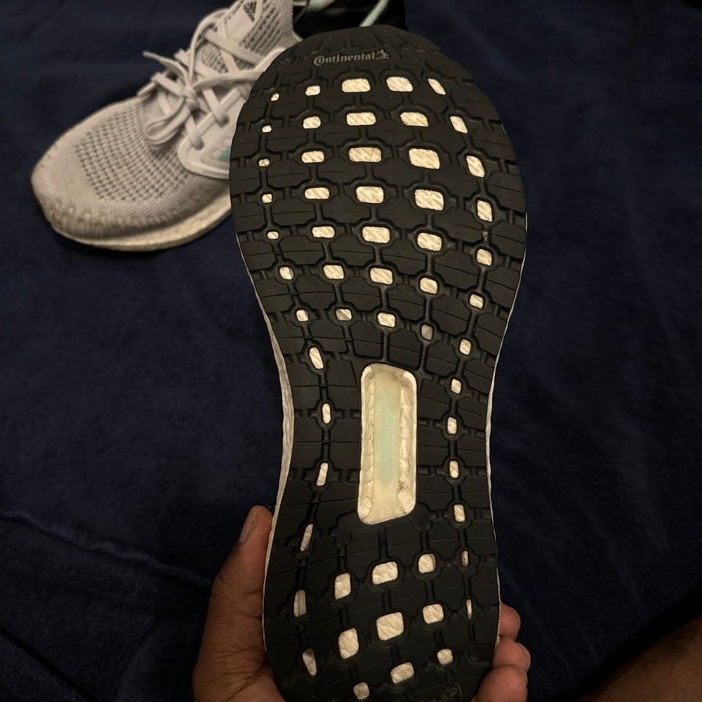 Adidas - Picture 3 of 4